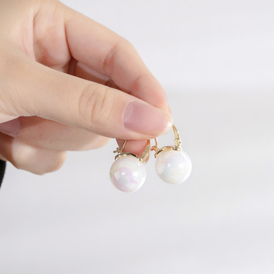 Női fülbevaló gyöngyökkel és kövekkel - több modell