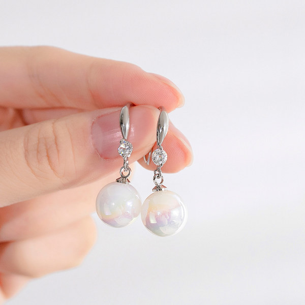 Női fülbevaló gyöngyökkel és kövekkel - több modell