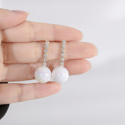 Elegáns női fülbevaló