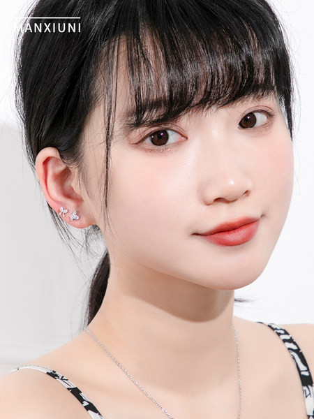 Női fülbevaló - szalaggal és pillangóval