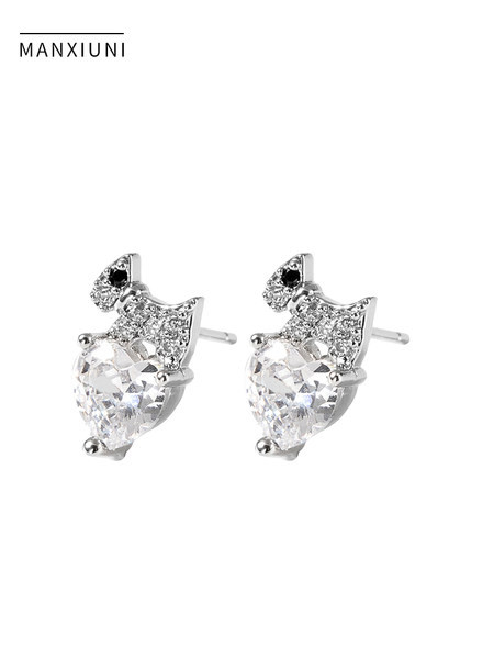 Kis elegáns fülbevaló különböző formájú ezüst színben