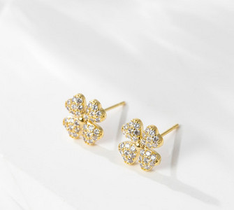 Női fülbevaló - kövekkel