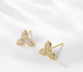 Női fülbevaló - kövekkel