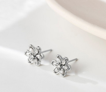 Női fülbevaló - kövekkel