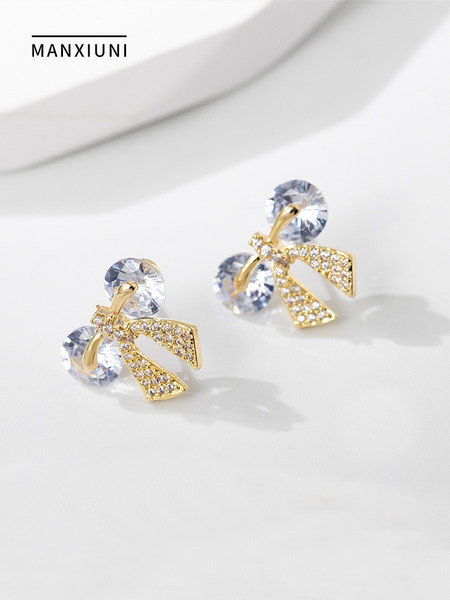 Női fülbevaló arany színű - többféle modell