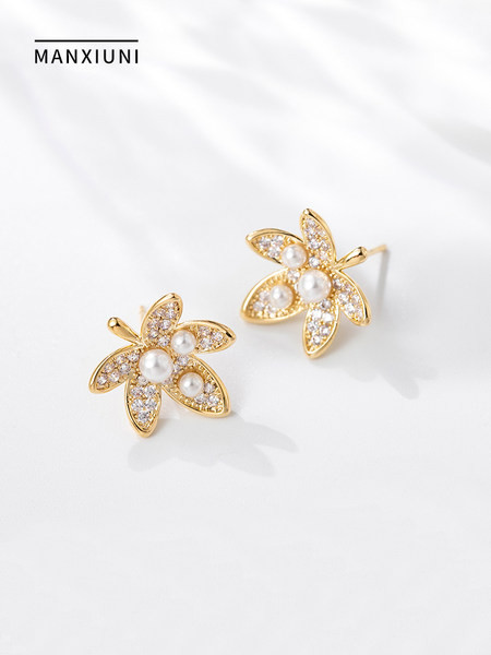 Női fülbevaló arany színű - többféle modell