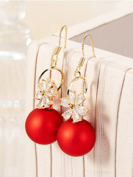 Női lógó fülbevaló gyöngykövekkel