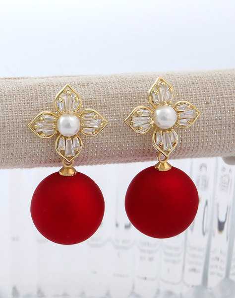 Modern női fülbevaló kövekkel