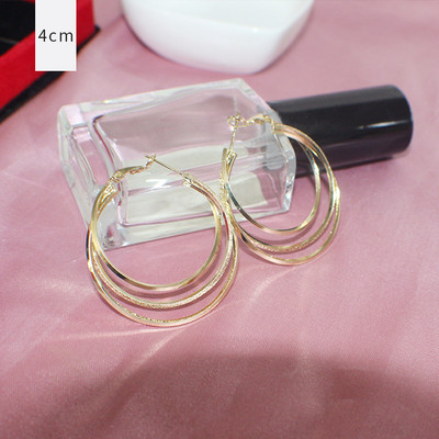 Egy új modell női fülbevaló kerek formában