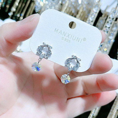 Női fülbevaló - dekorációs cseppekkel és kövekkel