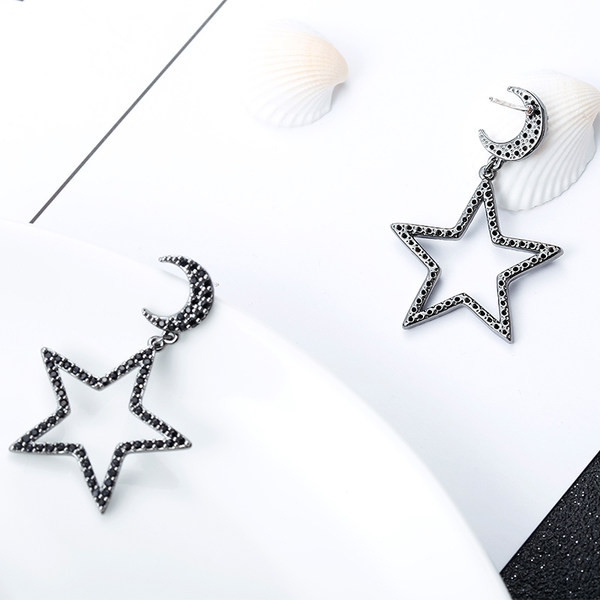 Női lógó fülbevaló díszkövekkel