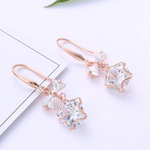 Modern női fülbevaló kő medállal