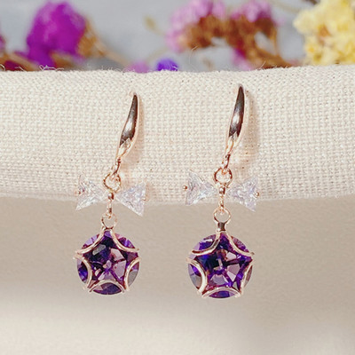 Modern női fülbevaló kő medállal