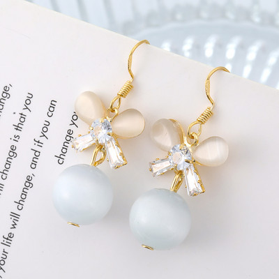 Kis függő gyöngy fülbevaló