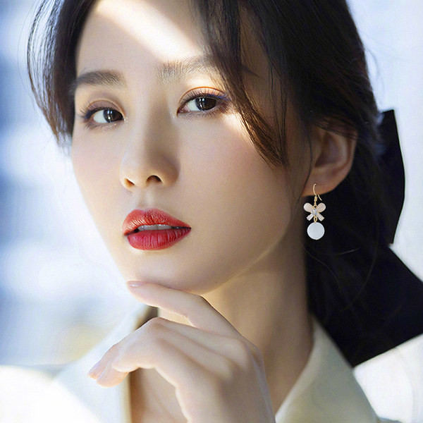 Kis függő gyöngy fülbevaló