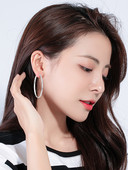 Egy új modell női fülbevaló kerek formában