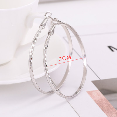 Egy új modell női fülbevaló kerek formában