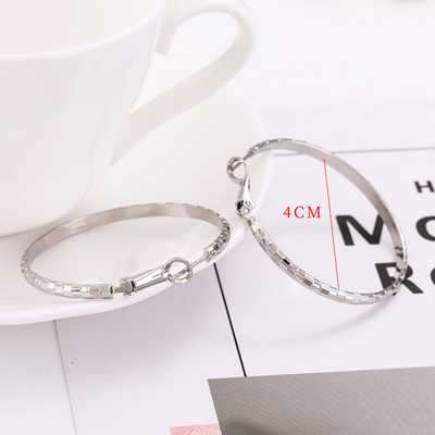 Egy új modell női fülbevaló kerek formában