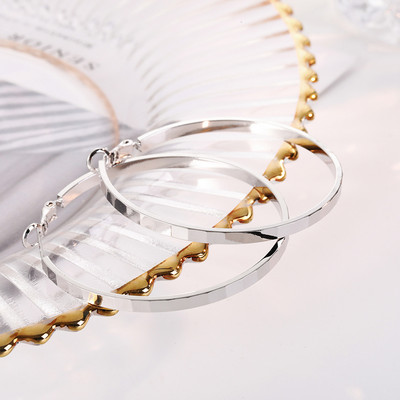 Egy új modell női fülbevaló kerek formában