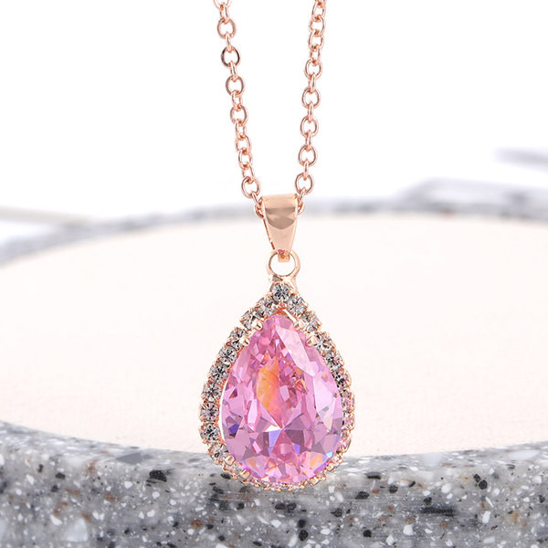 Női fülbevaló arany és ezüst színben, dekoratív színes kövekkel