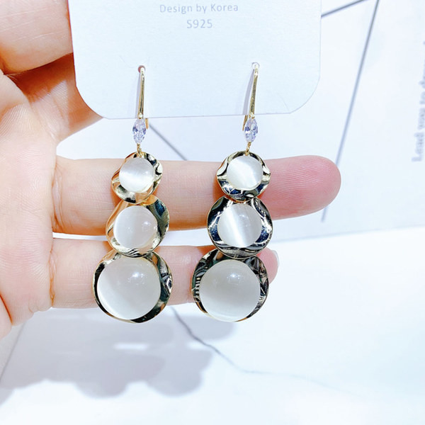 Hosszú, elegáns női fülbevaló ezüst és arany színben