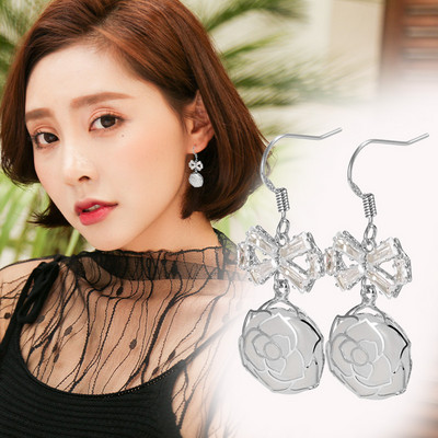 Női fülbevaló rózsa arany színben