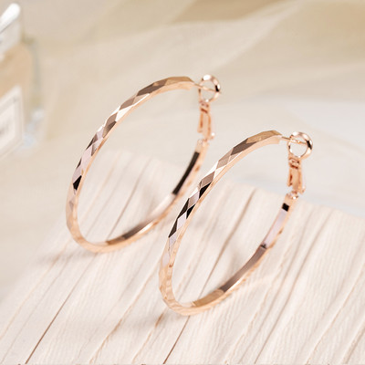 Női karika fülbevaló arany és ezüst színben