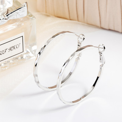 Női karika fülbevaló arany és ezüst színben