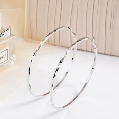 Női karika fülbevaló arany és ezüst színben