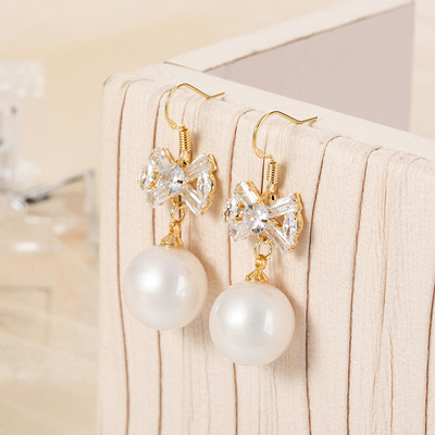 Női gyöngy fülbevaló különböző színekben