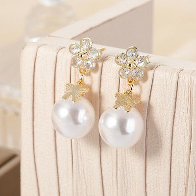 Női gyöngy fülbevaló különböző színekben