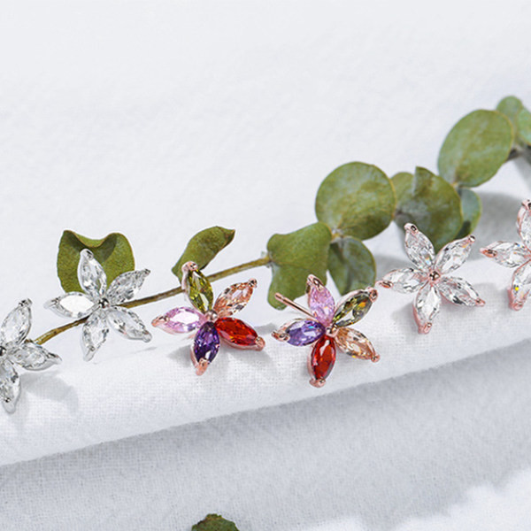 Női virágos fülbevaló különféle díszkövekkel