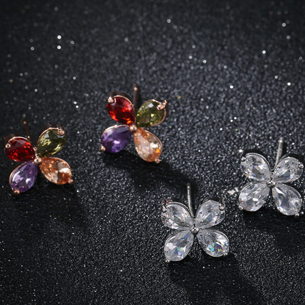 Női virágos fülbevaló különféle díszkövekkel