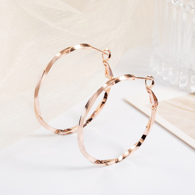 Női fülbevaló - menetes karika