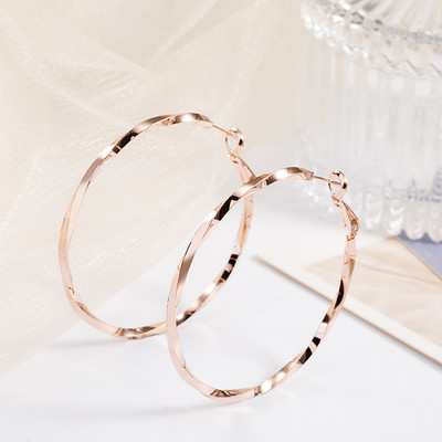 Női fülbevaló - menetes karika