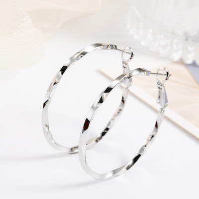 Női fülbevaló - menetes karika