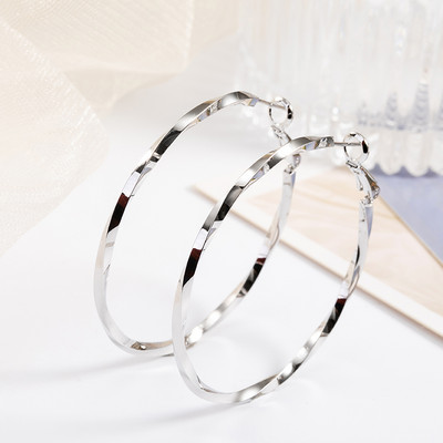 Női fülbevaló - menetes karika