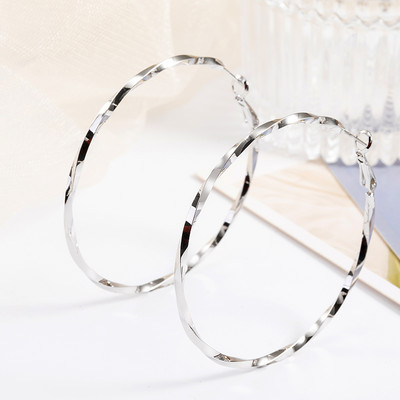 Női fülbevaló - menetes karika