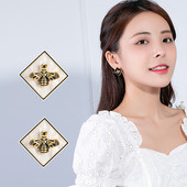 Elegáns kis fülbevaló nőknek