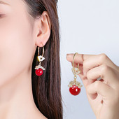 Női fülbevaló - kövekkel díszített gyöngy