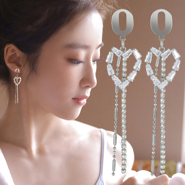 Női fülbevaló kövekkel - arany és ezüst színben