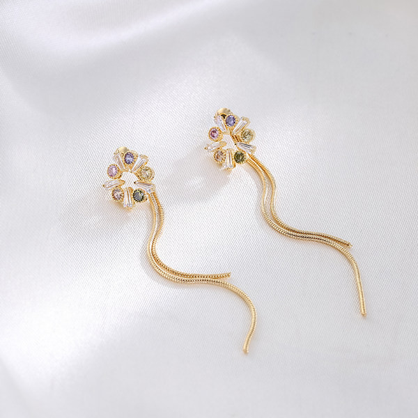 Női fülbevaló - virág kövekkel