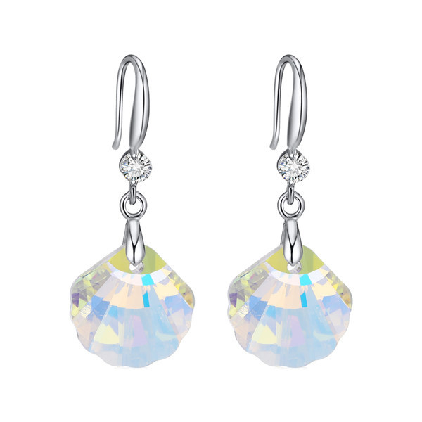 Elegáns női fülbevaló ezüst színben, dekoratív gyémántokkal