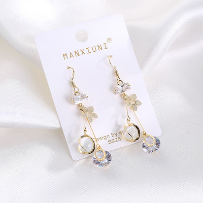 Női fülbevaló - lógó fülbevaló kövekkel