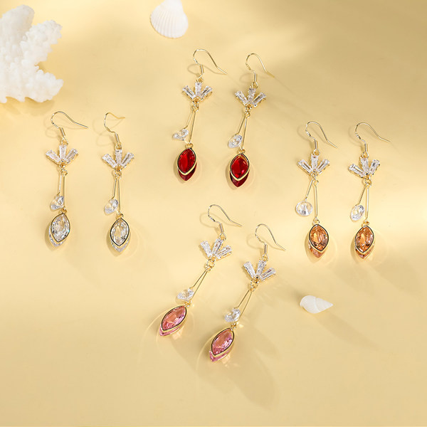 Női hosszú fülbevaló színes kövekkel