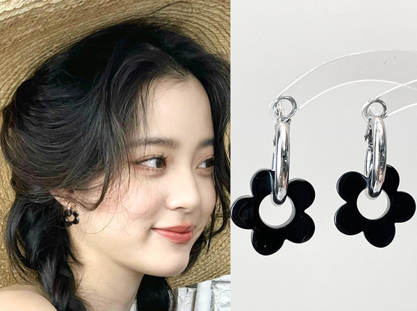 Női fülbevaló - fekete virág formájú